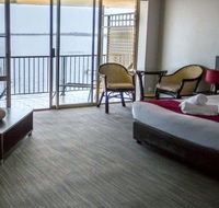 The Beachcomber Hotel - Schoolies Week Accommodation