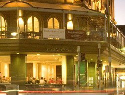 Ravesis Wine Bar - Schoolies Week Accommodation 0