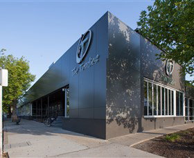 Canberra Tradesmen's Union Club - Schoolies Week Accommodation 1