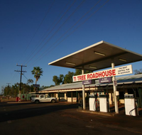 Ti Tree Roadhouse - Schoolies Week Accommodation