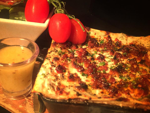 Viva La Vida Wine & Tapas Bar - Schoolies Week Accommodation 3