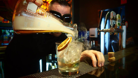 Viva La Vida Wine & Tapas Bar - Schoolies Week Accommodation 4