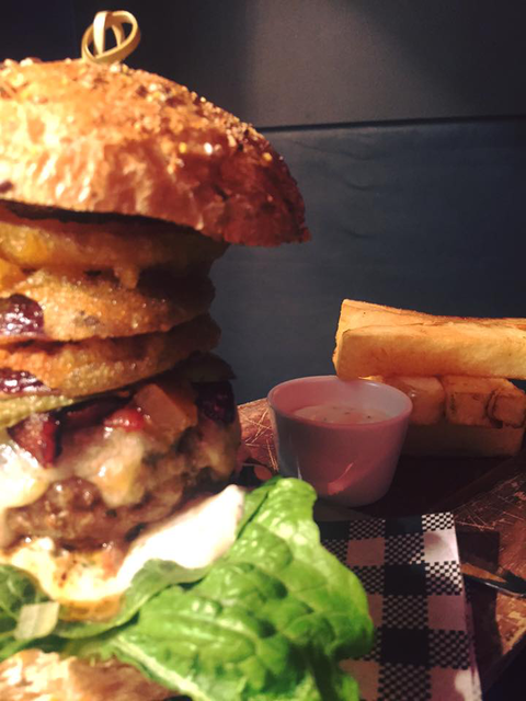 Viva La Vida Wine & Tapas Bar - Schoolies Week Accommodation 5