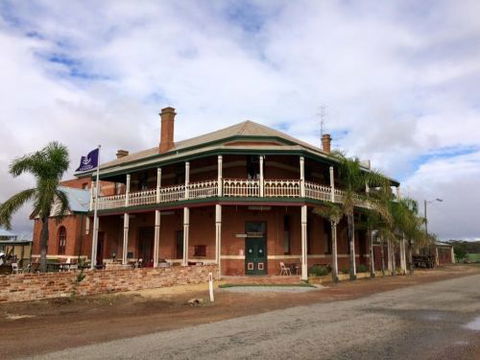 Greenhills Inn - Schoolies Week Accommodation 2