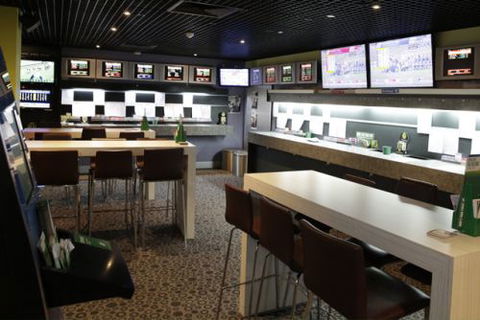Club Five Dock RSL - Schoolies Week Accommodation 2