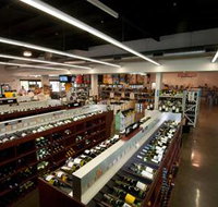 PA Liquor Barn  Hotel - Schoolies Week Accommodation