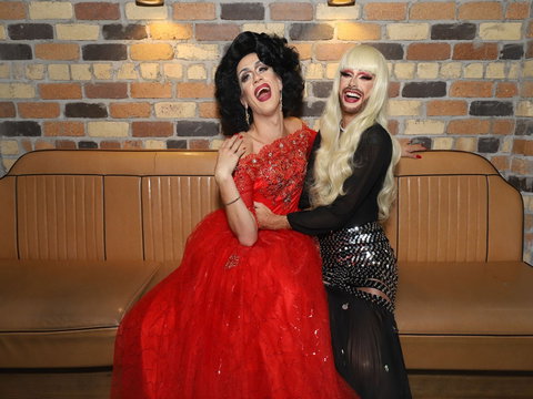 Dragalicious At The Avenue - Schoolies Week Accommodation 1