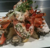 Mike's Grill  Bar - Schoolies Week Accommodation