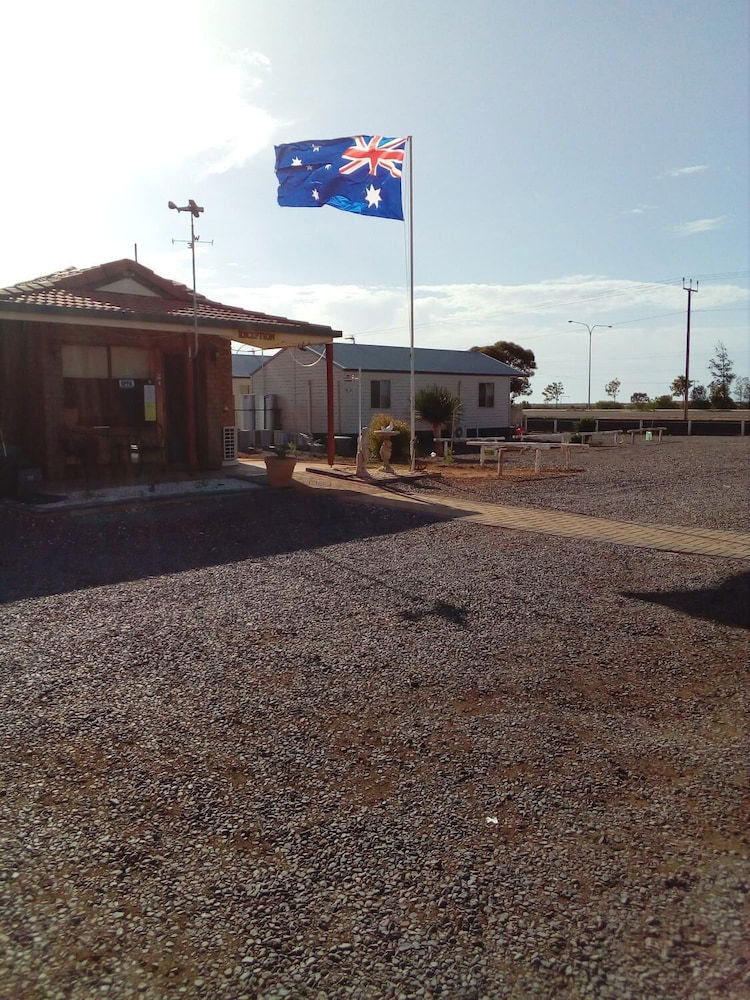  Schoolies Week Accommodation