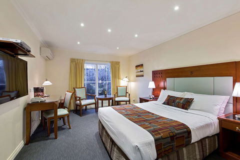 Best Western Plus Buckingham International - Schoolies Week Accommodation 6