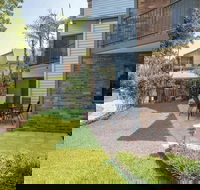 Glen Eden Beach Resort - Schoolies Week Accommodation
