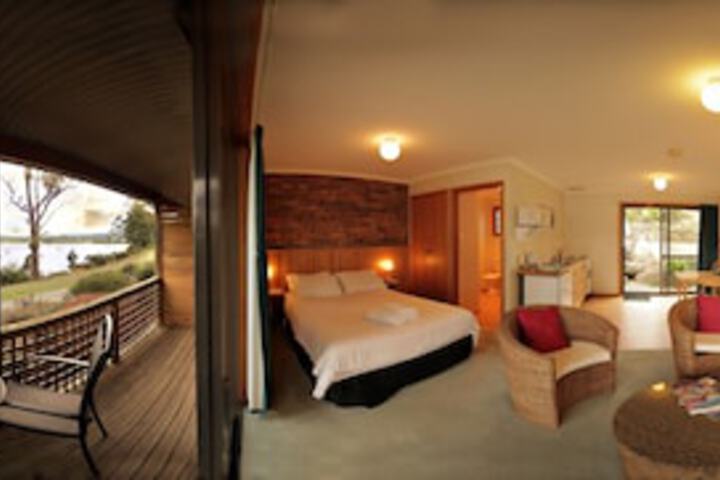  Schoolies Week Accommodation