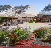 The Standpipe Golf Motor Inn - Schoolies Week Accommodation