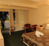 Absolute Lakes Entrance - Schoolies Week Accommodation