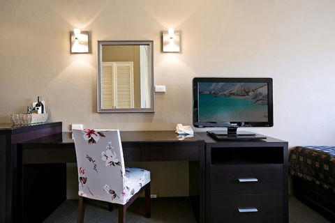 Best Western Sanctuary Inn - Schoolies Week Accommodation 6