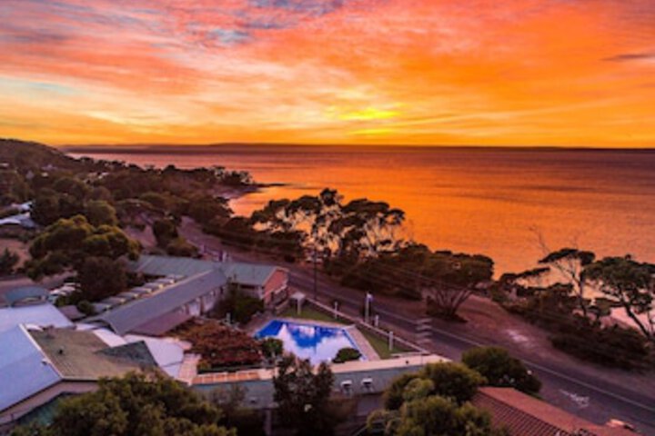  Schoolies Week Accommodation