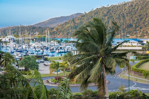 At Waterfront Whitsunday Retreat - Schoolies Week Accommodation 5