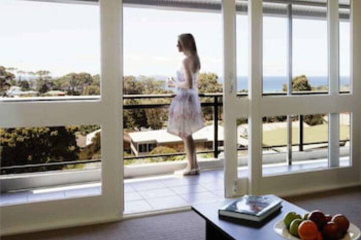 Cuttagee NSW Schoolies Week Accommodation