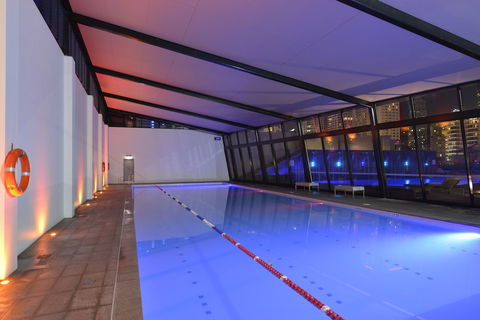 Mantra Circle On Cavill - Schoolies Week Accommodation 1