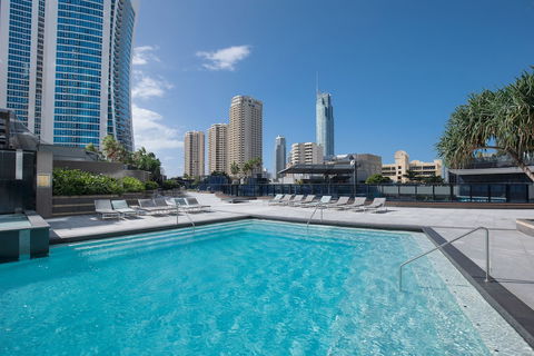 Mantra Circle On Cavill - Schoolies Week Accommodation 2