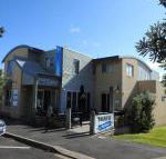 Waves Luxury Suites - Schoolies Week Accommodation