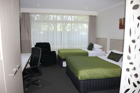 Best Western Aspen & Apartments - Schoolies Week Accommodation 1
