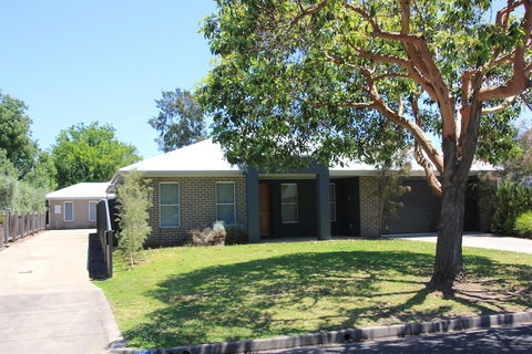 Best Western Aspen & Apartments - Schoolies Week Accommodation 4