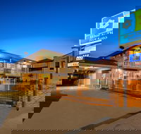 SureStay Hotel by Best Western Blue Diamond Motor Inn - Schoolies Week Accommodation