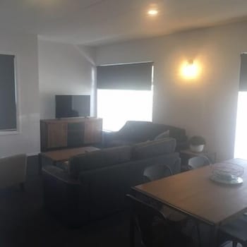  Schoolies Week Accommodation