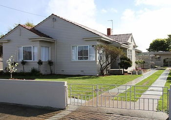  Schoolies Week Accommodation