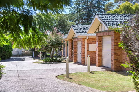 Best Western Ambassador Motor Inn & Apartments - Schoolies Week Accommodation 1