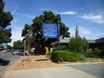 Nicholas Royal Motel - Schoolies Week Accommodation 2