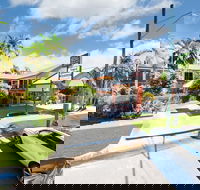 Tropical Queenslander - Schoolies Week Accommodation