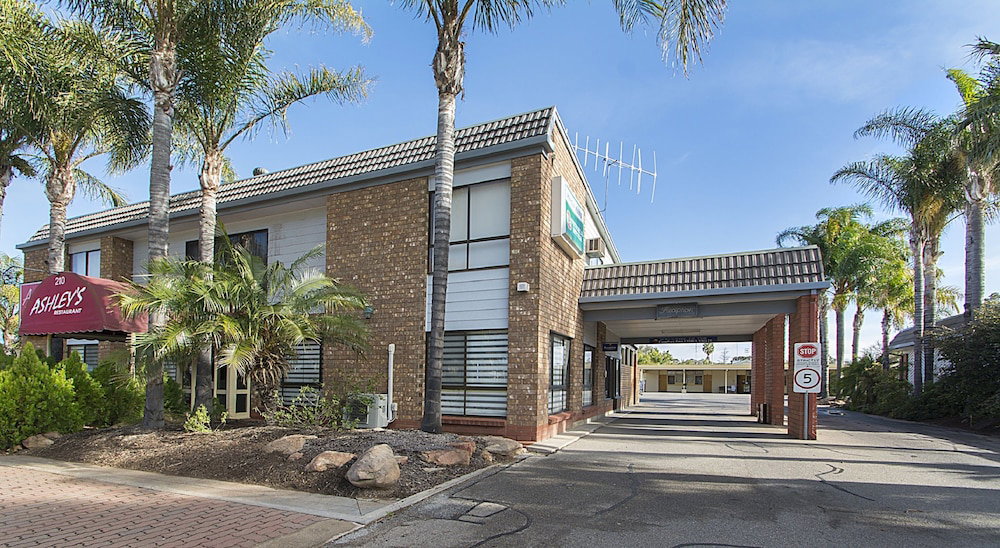  Schoolies Week Accommodation
