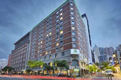 Holiday Inn Darling Harbour, An IHG Hotel - Schoolies Week Accommodation 0