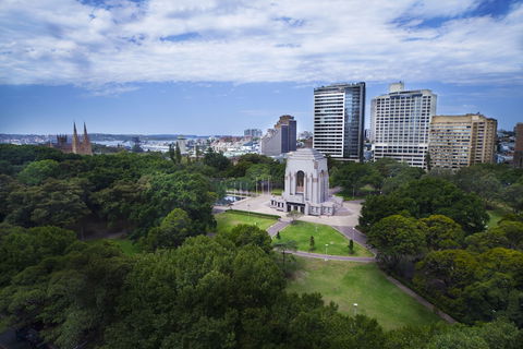 Hyde Park Inn - Schoolies Week Accommodation 0