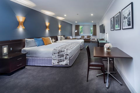 Hyde Park Inn - Schoolies Week Accommodation 3