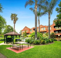 Comfort Apartments Royal Gardens - Schoolies Week Accommodation