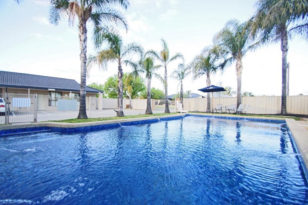 Schoolies Week Accommodation