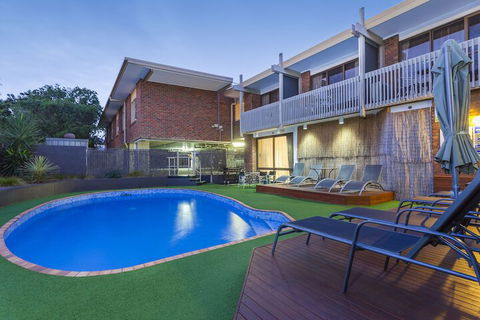 Quality Hotel Bayside Geelong - Schoolies Week Accommodation 6