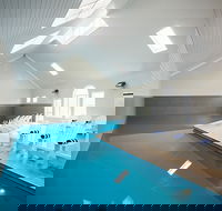 Deep Blue Hotel  Hot Springs - Schoolies Week Accommodation