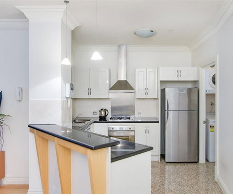 Macarthur Chambers - Schoolies Week Accommodation 6