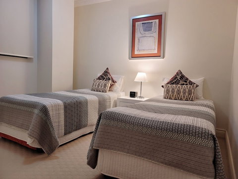 Macarthur Chambers - Schoolies Week Accommodation 2