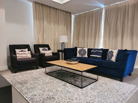 Macarthur Chambers - Schoolies Week Accommodation 3