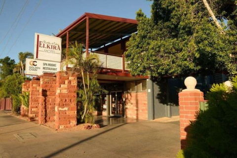 Elkira Court Motel - Schoolies Week Accommodation 0
