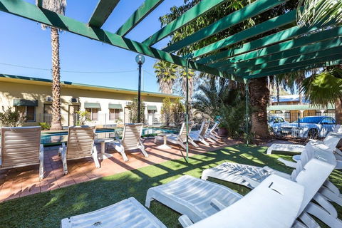 Elkira Court Motel - Schoolies Week Accommodation 4