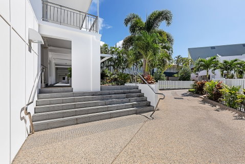 Airlie Beach Hotel - Schoolies Week Accommodation 0