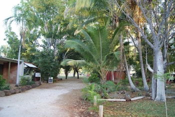 Territory Manor Motel & Caravan Park - Schoolies Week Accommodation 6
