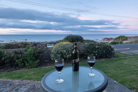 Sunrise At Penguin - Schoolies Week Accommodation 3