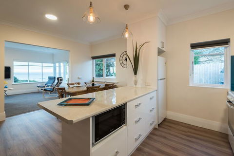 Sunrise At Penguin - Schoolies Week Accommodation 7